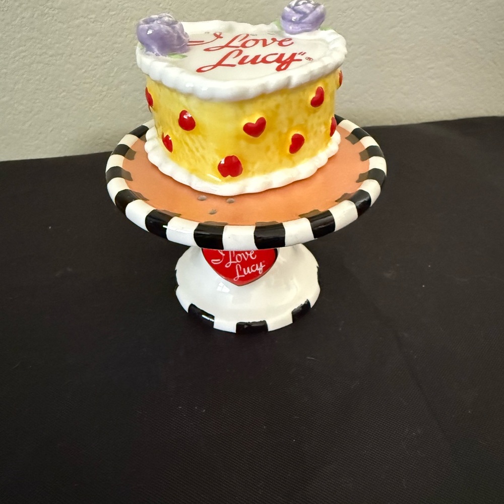I Love Lucy Salt And Pepper Shaker Set 50th Anniversary 1951-2001